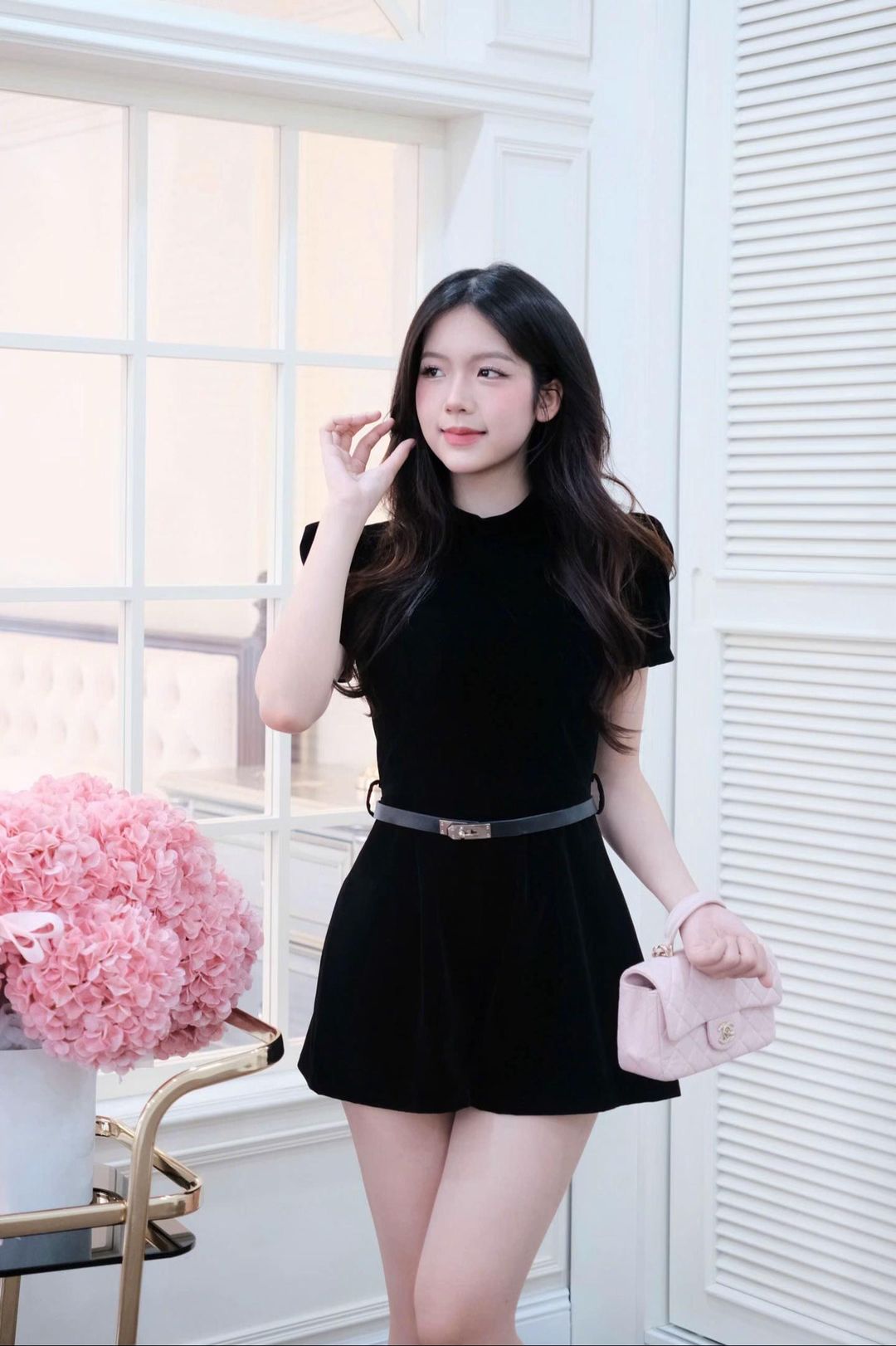 Jumpsuit Nhung Tay Ngắn Kèm Dây Lưng HCOM79524 - ảnh 1