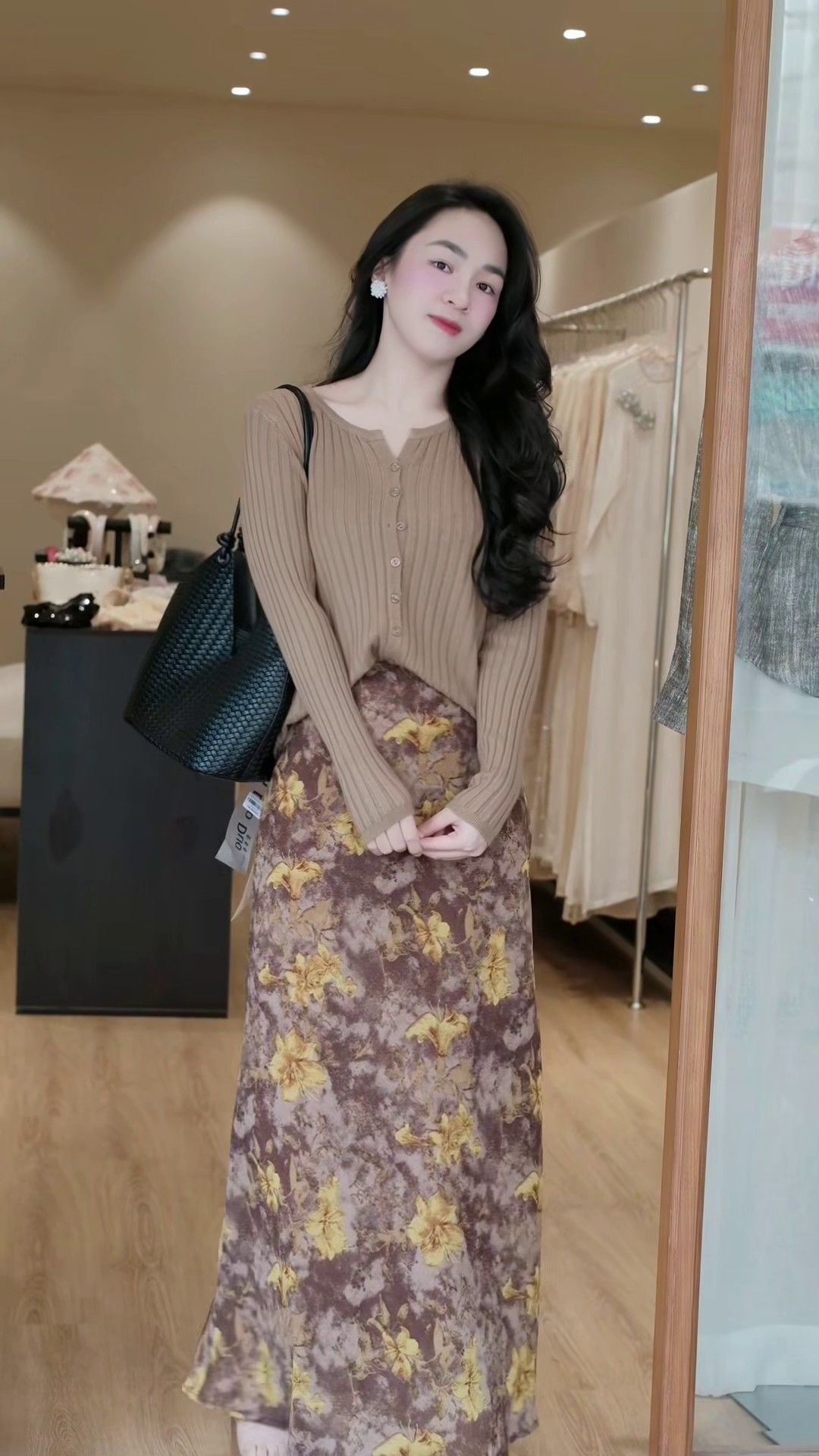Set Áo Cardigan Len Mỏng + Chân Váy Voan Tơ Hoa Nhí Dáng Dài HCOM79578 - ảnh 1